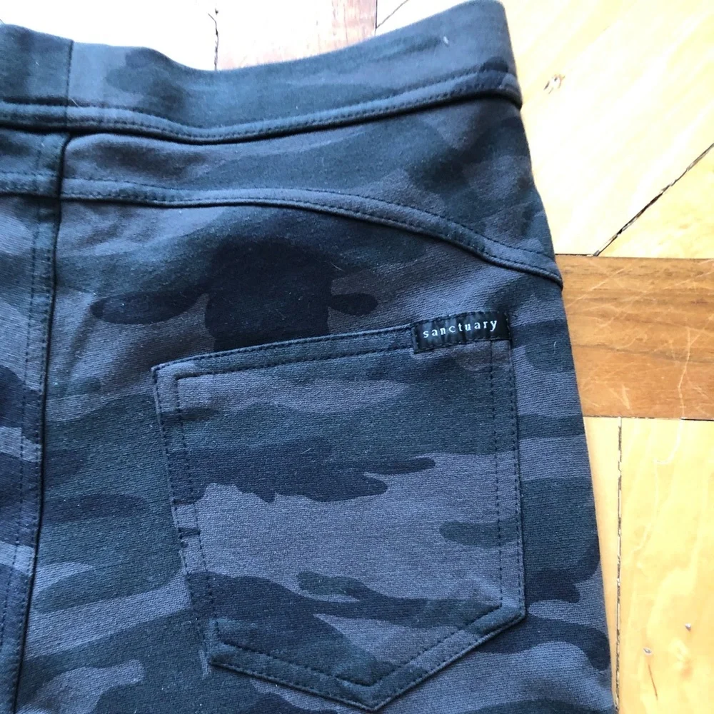 Anthropologie Sanctuary Green Camo Leggings - Size Small